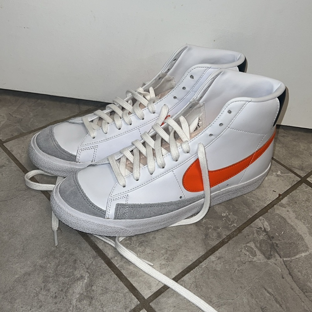 Men’s Nike Blazers - Picture 3 of 6